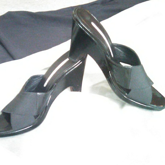 DONALD J. PLINER BLACK HEELS GREAT COND. SZ 6M - Picture 2 of 8